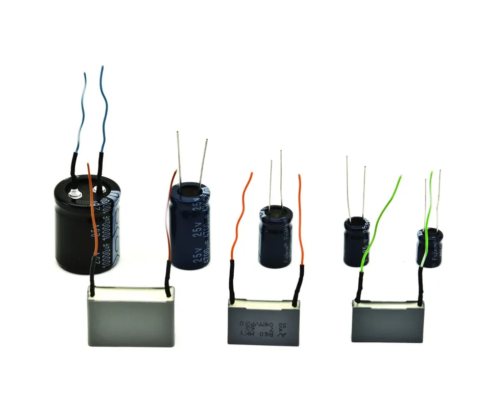 Educaduino Électricité Jeu de 10 condensateurs 25V série