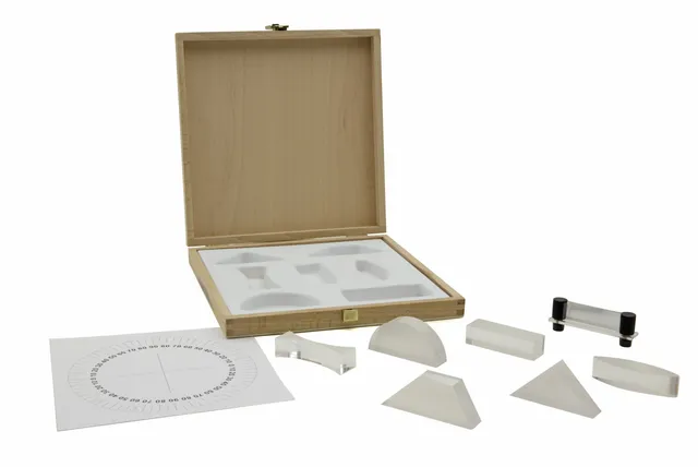 Educaduino Optique et ondes Jeu 7 corps optiques prisme